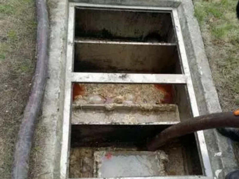 茶山镇隔油池清理